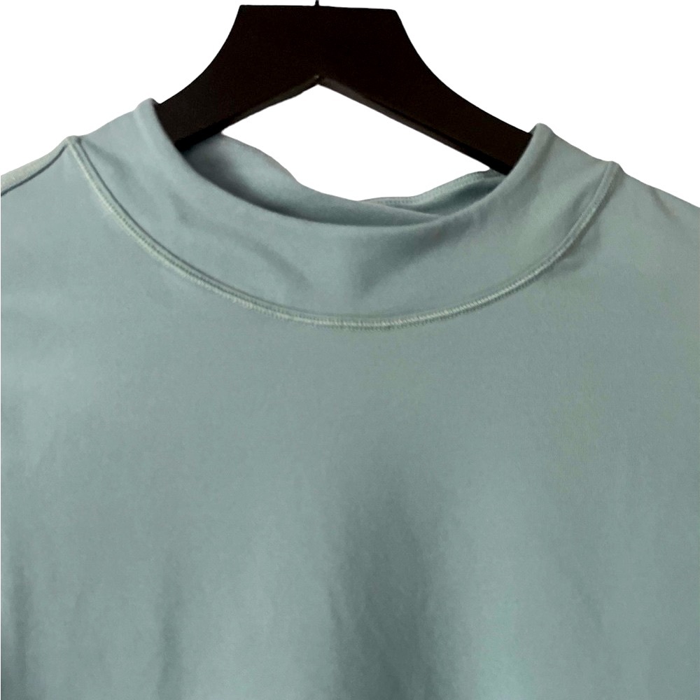 Athleta Shanti Mock Neck, Fitted, Cropped Long Sleeve Performance Top - Picture 3 of 13